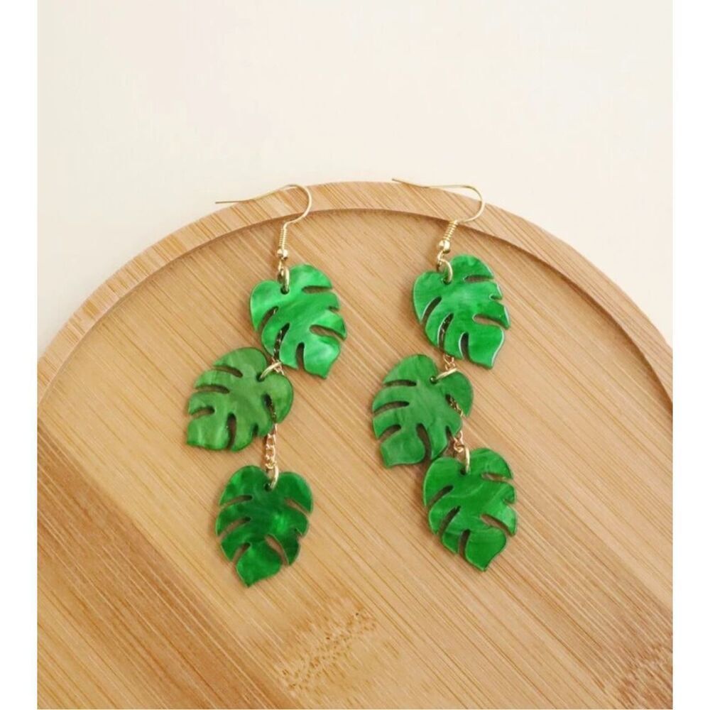 Green Leaf Dangle Earrings